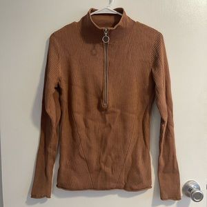 H&M half zip fitted sweater. Size M
